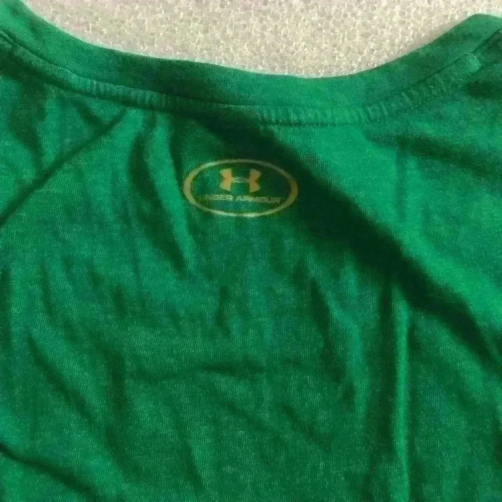 Under Armour Greenshort sleeve shirt - Picture 2 of 3